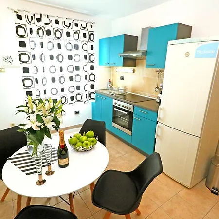 Apartman Roko Beach شقة *